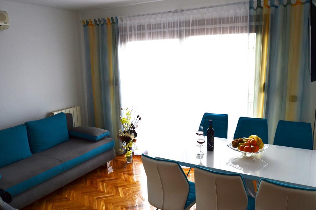 Apartments Mikulic Biograd Na Moru Exterior foto
